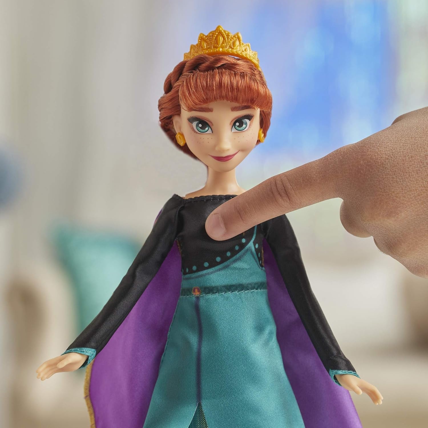 Hasbro Disney Frozen 2 Musical Adventure Anna Singing Doll
