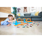 Hot Wheels Toy Car Track Set, Triple Loop Pack & 1:64 Scale Vehicle, Track-Building Components with 3 Loops, Speed Snap Tracks & Adapters