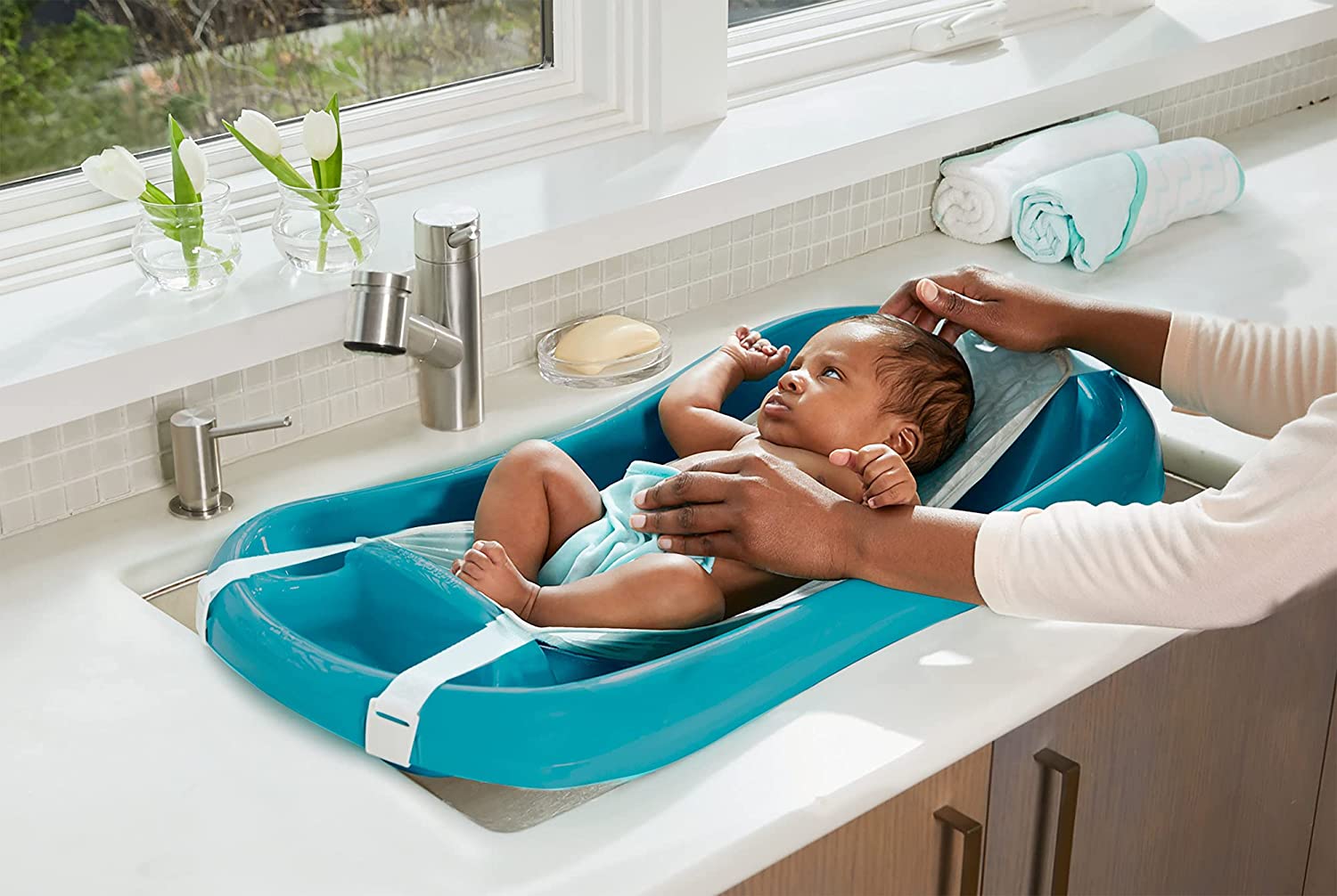 Delaying Baby's First Bath: Holding Off on a Newborn Bath - ChildrensMD
