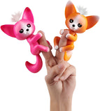 Fingerlings - Interactive Baby Fox - Kayla (Hot Pink)
